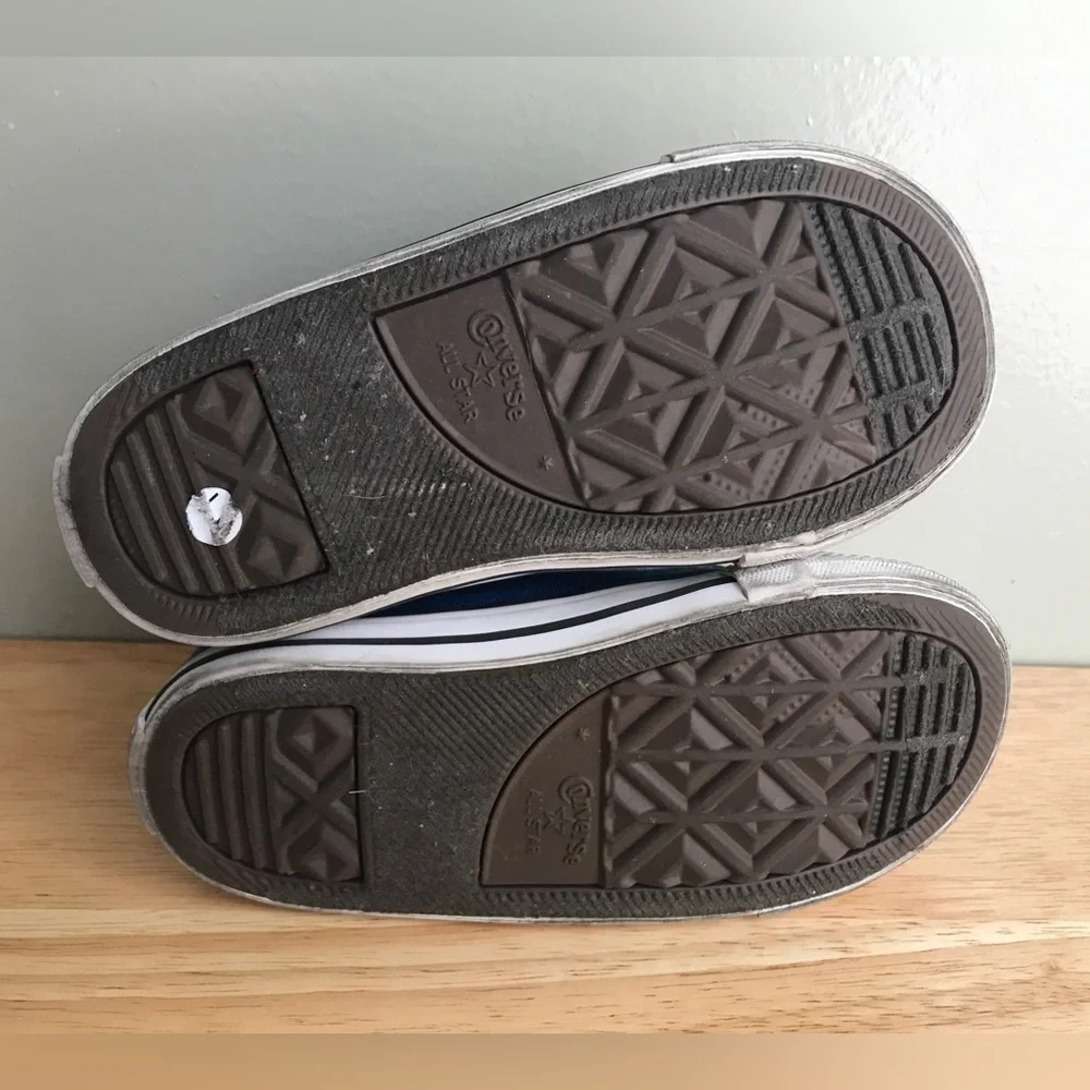 Converse All-Star Chuck Taylor High-Tops Blue Size: US Toddler 8.0 EUR 24 CM 15